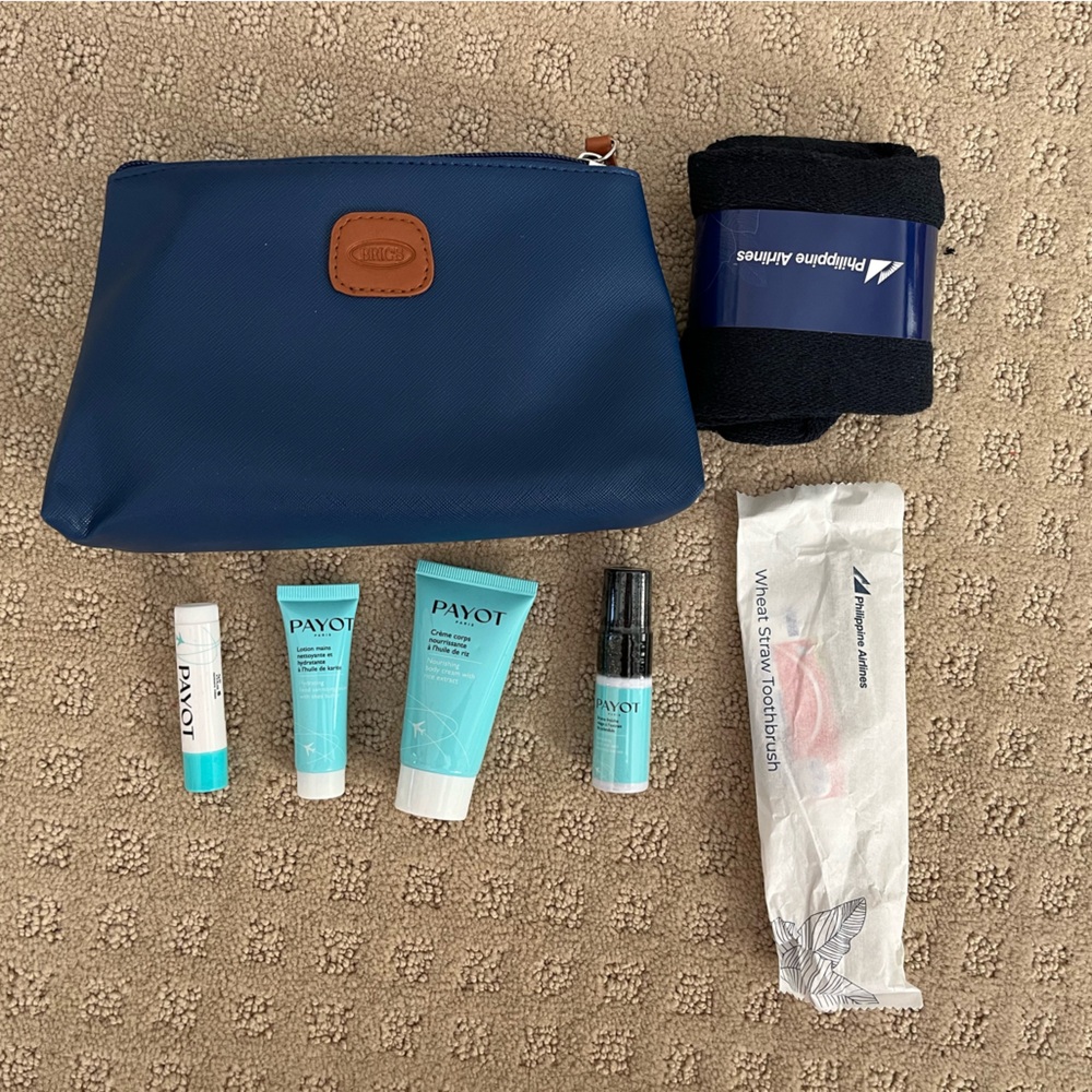 Bric’s x Payot first class amenities kit